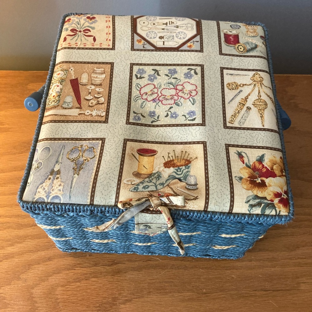 Vintage 10 1/4 inch sewing box